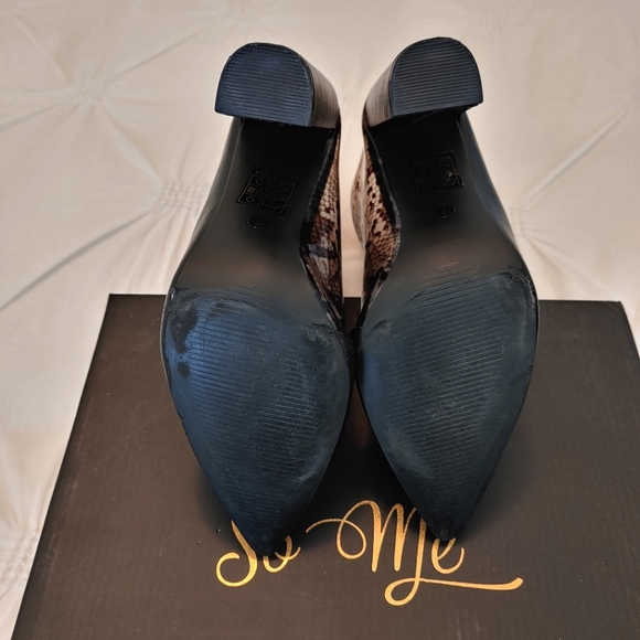 So Me black & transparent snakeskin printed 4.5in heeled boots. Size 7 - Picture 10 of 11